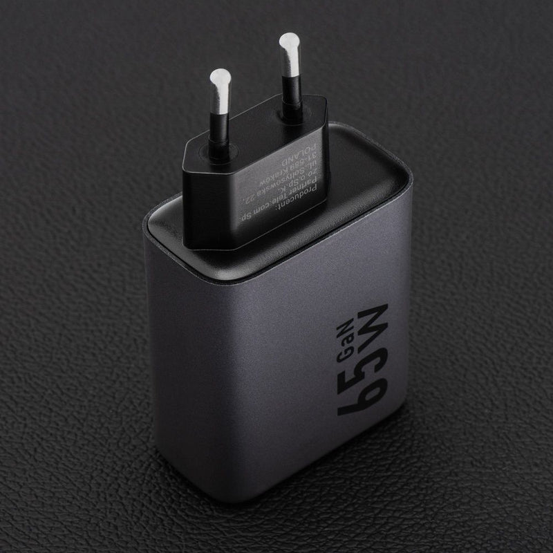 Forcell Ladegerät: 65W Power dank GAN-Technologie, USB-A & 2x USB-C. Schnellladen mit PD & Quick Charge 4.0 für effiziente, schnelle Aufladung. Ideal für alle Geräte. Sicher & kompakt – perfekt für unterwegs.