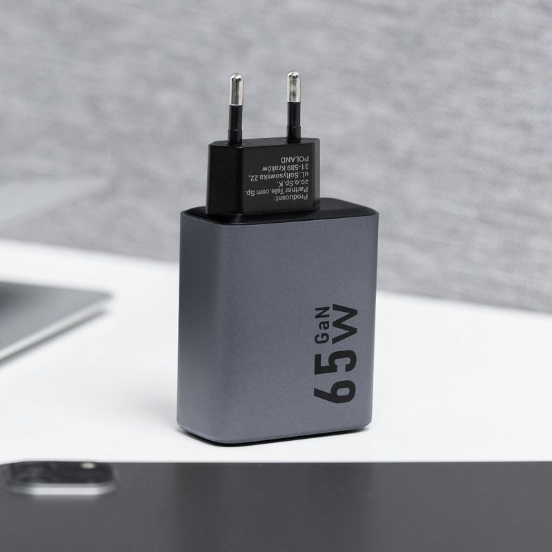 Forcell Ladegerät: 65W Power dank GAN-Technologie, USB-A & 2x USB-C. Schnellladen mit PD & Quick Charge 4.0 für effiziente, schnelle Aufladung. Ideal für alle Geräte. Sicher & kompakt – perfekt für unterwegs.