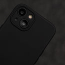 Die schwarze Schutzhülle für das Xiaomi 17T Pro bietet optimalen Schutz und elegantes Design. Sie schützt das Gerät vor Kratzern und Stößen, ohne dabei an der schlanken Form des Smartphones zu verlieren. Ideal für stilbewusste Nutzer.