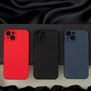 Die Schutzhülle für das Xiaomi 17 Ultra in Schwarz bietet sowohl stilvollen Schutz als auch eine elegante Optik. Sie passt perfekt zum Smartphone und schützt es vor Kratzern und Stößen, während die schlanke Formgebung eine angenehme Handhabung ermöglicht. Ideal für alle, die Funktionalität und Design schätzen.