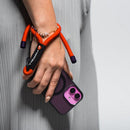 Der FORCELL F-Design R10X40 Wrist Phone Lanyard in Rot bietet praktischen Schutz und Komfort für Ihr Smartphone. Mit einer maximalen Schlaufenlänge von 20 cm lässt sich das Wrist Strap individuell anpassen. Ideal für den täglichen Gebrauch, sorgt es dafür, dass Ihr Gerät stets griffbereit und sicher ist.