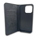 Elegante Schutzhülle für das Apple iPhone 13 in Schwarz. Diese Hülle bietet optimalen Schutz und verleiht deinem Smartphone einen stilvollen Look. Ideal für den täglichen Gebrauch!