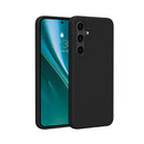 Die schwarze Handytasche für das Samsung Galaxy S25 bietet optimalen Schutz und eine schlichte Eleganz. Mit ihrer passgenauen Form gewährleistet sie einen sicheren Halt und Zugang zu allen Funktionen des Geräts. Ideal für alle, die Stil und Funktionalität schätzen.