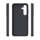 Die schwarze Handytasche für das Samsung Galaxy S25 bietet optimalen Schutz und eine schlichte Eleganz. Mit ihrer passgenauen Form gewährleistet sie einen sicheren Halt und Zugang zu allen Funktionen des Geräts. Ideal für alle, die Stil und Funktionalität schätzen.