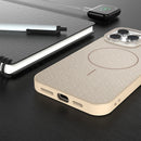 Die elegante Schutzhülle in Braun für das Apple iPhone 17 kombiniert stilvolles Design mit praktischer Funktionalität. Sie bietet optimalen Schutz vor Stößen und Kratzern und ist zudem mit einer MagSafe-Funktion ausgestattet, die das kabellose Laden erleichtert. Perfekt für alle, die ihr iPhone sowohl sicher als auch modisch präsentieren möchten.