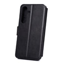 Schütze dein Motorola Moto G04, Moto G24 oder Moto E14 mit dieser eleganten schwarzen Schutzhülle. Sie bietet nicht nur optimalen Schutz vor Stößen und Kratzern, sondern verleiht deinem Smartphone auch einen stilvollen Look. Perfekte Passform und praktische Funktionen machen sie zum idealen Begleiter im Alltag.