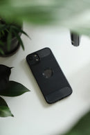 Sichern Sie Ihr Samsung Galaxy A15 5G/4G stilvoll mit der Simple Black-Serie! Unsere TPU-Hüllen bieten optimalen Schutz vor Stößen und Kratzern, vereinen Eleganz und Funktionalität. Genießen Sie Komfort und das moderne Kohlefaser-Design. Holen Sie sich jetzt Ihr Modell!