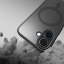 Die elegante Handytasche in Schwarz für das Samsung Galaxy S24 Ultra bietet optimalen Schutz und ein modernes Design. Mit präzisen Aussparungen für Kamera und Anschlüsse bleibt die Funktionalität voll erhalten, während die schlanke Form das Handy stilvoll ergänzt. Perfekt für Nutzer, die Funktionalität und Ästhetik schätzen.