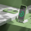 Schützen Sie Ihr iPhone 12 Pro / iPhone 12 stilvoll mit dieser eleganten grünen Schutzhülle. Sie bietet nicht nur optimalen Schutz vor Stößen und Kratzern, sondern verleiht Ihrem Gerät auch einen modernen Look. Perfekt für den Alltag und in jeder Tasche ein echter Hingucker!