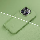 Schützen Sie Ihr iPhone 12 Pro / iPhone 12 stilvoll mit dieser eleganten grünen Schutzhülle. Sie bietet nicht nur optimalen Schutz vor Stößen und Kratzern, sondern verleiht Ihrem Gerät auch einen modernen Look. Perfekt für den Alltag und in jeder Tasche ein echter Hingucker!