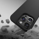 Schutzhülle für das Apple iPhone 15 Pro Max in Schwarz – elegant und funktional. Diese Hülle bietet optimalen Schutz vor Stößen und Kratzern, während sie gleichzeitig die schlanke Form des Geräts bewahrt. Ideal für stilbewusste Nutzer, die Sicherheit und Design vereinen möchten.