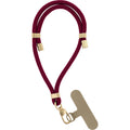 Entdecken Sie unser elegantes Handgelenkband – das perfekte Accessoire für Stilbewusste! Mit geflochtenem Cord, goldenen Elementen und einem robusten Metallkarabiner tragen Sie Ihre Essentials sicher und stilvoll. Verstellbar bis 50 cm, ideal für jeden Anlass!