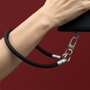 Entdecken Sie die Ultra-Halskette – ideal für Sicherheit und Stil! Mit 30 cm Länge aus strapazierfähigem Polyester bietet sie Platz für Handy, Schlüssel und Accessoires. Der elegante Metallclip und der Nylon-Einsatz garantieren einfache Handhabung und Anpassung. Perfekt für jeden Anlass!