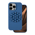 Die blaue Schutzhülle für das Apple iPhone 15 Pro bietet nicht nur stilvollen Schutz, sondern auch eine angenehme Haptik. Mit ihrem innovativen Design und einer griffigen Oberfläche sorgt sie dafür, dass dein Smartphone sicher in der Hand liegt. Ideal für alle, die funktionalen Schutz mit einem modernen Look verbinden möchten.