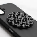 Die Schutzhülle für das Apple iPhone 16 Pro Max in Schwarz bietet eleganten Schutz und ein modernes Design. Ihr hochwertiges Material schützt das Gerät vor Kratzern und Stößen, während die praktische Rückseite mit einem stilvollen Muster nicht nur gut aussieht, sondern auch für einen sicheren Halt sorgt. Ideal für alle, die Funktionalität und Ästhetik schätzen.