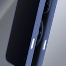 Die blaue Schutzhülle für das Apple iPhone 15 Pro bietet nicht nur stilvollen Schutz, sondern auch eine angenehme Haptik. Mit ihrem innovativen Design und einer griffigen Oberfläche sorgt sie dafür, dass dein Smartphone sicher in der Hand liegt. Ideal für alle, die funktionalen Schutz mit einem modernen Look verbinden möchten.