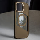 Die stilvolle Schutzhülle für das Apple iPhone 14 in Braun bietet nicht nur einen eleganten Look, sondern auch zuverlässigen Schutz. Die langlebigen Materialien und das durchdachte Design sorgen dafür, dass Ihr Smartphone gut geschützt und gleichzeitig modisch aussieht. Ideal für alle, die Funktionalität und Stil kombinieren möchten.