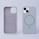 Schutzhülle für das Apple iPhone 13 in Blau: Diese trendige Hülle kombiniert stilvolles Design mit optimalem Schutz. Sie bietet einen perfekten Sitz, schützt vor Kratzern und Stößen und verfügt über einen praktischen MagSafe-Kompatibilität für kabelloses Laden. Ideal für alle, die ihr iPhone elegant und sicher aufbewahren möchten.