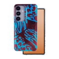 Die Mehrfarbige Handytasche für das Samsung Galaxy S26 Plus vereint stylisches Design und optimalen Schutz. Mit einem lebhaften Muster in Blau und Rot bietet sie nicht nur eine attraktive Optik, sondern auch eine griffige Oberfläche, die das Handy sicher in der Hand liegen lässt. Schütze dein Smartphone mit einem modischen Akzent!