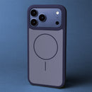 Schutzhülle für das Apple iPhone 17 Air: Diese hochwertige Hülle bietet optimalen Schutz und vereint stilvolles Design mit Funktionalität. Mit einem modernen Look und Platz für MagSafe-Zubehör ist sie die perfekte Wahl für alle, die ihr Gerät sicher und elegant aufbewahren möchten.