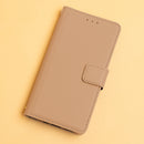 Die Schutzhülle für das Honor 600/600 Pro bietet nicht nur einen stilvollen Look in sanften Farbtönen, sondern schützt das Gerät auch vor Kratzern und Stößen. Mit passgenauen Ausschnitten für die Kamera und eine praktische Verschlusslasche sorgt sie für optimale Handhabung und Sicherheit.