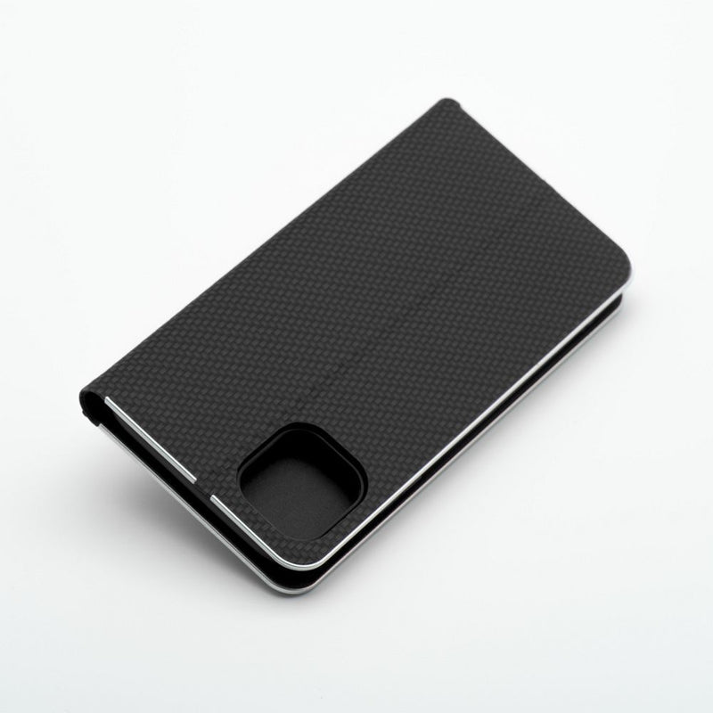 Schützen und verschönern Sie Ihr Apple iPhone 16 Pro mit unserem eleganten Case. Hochwertiger Metallrahmen, weiches Wildleder-Innenfutter & flexible Silikonhalterung garantieren optimalen Schutz und Komfort. Ideal für stilbewusste iPhone-Nutzer!