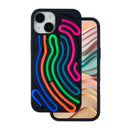 Die schwarze Schutzhülle für das Apple iPhone 11 kombiniert stylisches Design mit optimalem Schutz. Mit bunten, wellenförmigen Akzenten bietet sie nicht nur eine ansprechende Optik, sondern auch einen rutschfesten Griff. Ideal, um dein Smartphone vor Stößen und Kratzern zu bewahren.