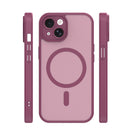 Eine stilvolle Schutzhülle für das Apple iPhone 13 bietet nicht nur umfassenden Schutz, sondern auch ein modernes Design. Mit einer optimalen Passform sorgt sie dafür, dass alle Funktionen und Anschlüsse leicht erreichbar bleiben. Die Hülle unterstützt zudem die MagSafe-Funktion, sodass das kabellose Laden bequem möglich ist. Perfekt für alle, die ihr iPhone sicher und elegant präsentieren möchten.