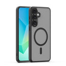 Entdecken Sie das Mag Matt Cover für Ihr Samsung Galaxy S26 Plus! Diese schlanke Hülle bietet besten Schutz mit nur 2 mm Dicke. Hergestellt aus TPU und Polycarbonat, resistent gegen Fingerabdrücke und mit starkem MagSafe-Magnetring. Wählen Sie aus fünf Farben!