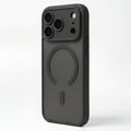 Die Schutzhülle für das Apple iPhone 17 Air bietet nicht nur zuverlässigen Schutz, sondern auch eine elegante Optik. Mit der integrierten MagSafe-Technologie ermöglicht sie ein einfaches Laden und sicheres Anbringen von Zubehör. Ideal für alle, die Funktionalität und Stil verbinden möchten.
