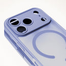 Die elegante blaue Handytasche für das Samsung Galaxy S26 Plus bietet zuverlässigen Schutz und kombiniert Stil mit Funktionalität. Mit ihrem schlanken Design und der praktischen MagSafe-Funktion ist sie die perfekte Wahl für Nutzer, die ihr Smartphone sicher und stilvoll transportieren möchten.