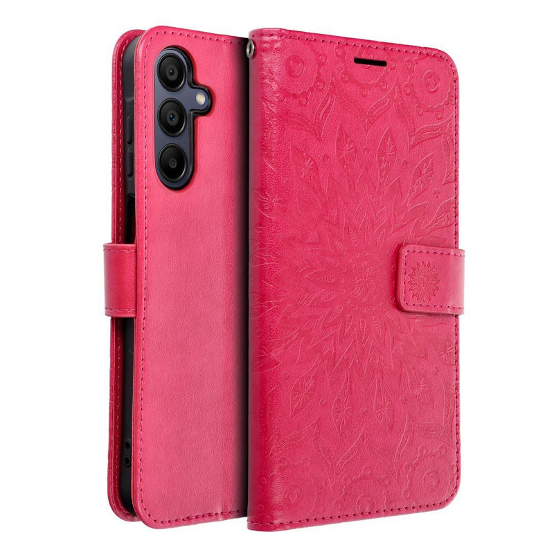 Schützen Sie Ihr Samsung Galaxy A15 5G V2 stilvoll mit dieser eleganten rosa Handytasche. Das detaillierte Blumenmuster verleiht nicht nur einen Hauch von Ästhetik, sondern bietet auch praktischen Schutz für Ihr Smartphone.