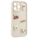 Eine stylische beigen Handytasche für das Samsung Galaxy S26, verziert mit süßen Motiven wie einem Bären und Kirschen. Perfekter Schutz und ein verspielter Look in einem!