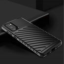 Entdecken Sie robusten Schutz für Ihr Samsung Galaxy S20 FE / S20 FE 5G mit dem THUNDER Case in eleganter schwarzer Ausführung. Die strapazierfähige Schutzhülle bewahrt Ihr Smartphone vor Stößen und Kratzern und bietet dank des strukturierten Designs zusätzlichen Grip für sicheres Handling im Alltag.