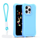 Diese stilvolle blaue Schutzhülle für das Apple iPhone 15 Pro bietet nicht nur einen modernen Look, sondern auch optimalen Schutz vor Stößen und Kratzern. Mit einem praktischen Trageband ist sie zudem leicht zu transportieren. Perfekt für alle, die Funktionalität und Design vereinen möchten!