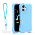 Schutzhülle für das Apple iPhone 16 in einem attraktiven Blau. Diese robuste Hülle schützt Ihr Smartphone zuverlässig und verleiht ihm gleichzeitig einen stylishen Look. Ideal für den täglichen Gebrauch, mit praktischer Handschlaufe für zusätzlichen Komfort.