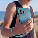 Schutzhülle für das Apple iPhone 16 in einem attraktiven Blau. Diese robuste Hülle schützt Ihr Smartphone zuverlässig und verleiht ihm gleichzeitig einen stylishen Look. Ideal für den täglichen Gebrauch, mit praktischer Handschlaufe für zusätzlichen Komfort.