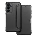 Schütze dein Samsung Galaxy A35 5G stilvoll mit der schwarzen Handytasche V3. Diese elegante Hülle bietet nicht nur robusten Schutz vor Stößen und Kratzern, sondern besticht auch durch ihr schlankes, modernes Design mit einer strukturierten Oberfläche für zusätzlichen Grip.