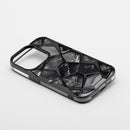 Die Schutzhülle für das Apple iPhone 16 in Schwarz V5 bietet nicht nur optimalen Schutz für Ihr Smartphone, sondern auch ein einzigartiges Design, das Eleganz mit Robustheit vereint. Mit ihrer strukturierten Oberfläche, die an geschliffenes Glas erinnert, ist diese Hülle ein echter Hingucker, der die Haltbarkeit Ihres Gerätes gewährleistet.
