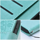 Diese schicke Handytasche für das Samsung Galaxy A37 bietet optimalen Schutz und ein stilvolles Design. Das weiche Material sorgt für eine angenehme Haptik, während die präzisen Ausschnitte einfachen Zugriff auf alle Funktionen ermöglichen. Perfekt für alle, die Funktionalität und Ästhetik schätzen!