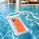 Die Schutzhülle in Weiß bietet optimalen Schutz für Ihr Smartphone und kombiniert Funktionalität mit einem modernen Design. Ideal für Abenteuer im Freien, bleibt Ihr Gerät sicher vor Wasser und Schmutz.