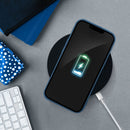 Entdecken Sie die perfekte Schutzlösung für Ihr iPhone 15 Pro Max: Unsere Schutzhülle bietet nicht nur einen robusten Schutz vor Stößen und Kratzern, sondern bewahrt auch das schlanke Profil Ihres Smartphones. In klassischem Blau gehalten, kombiniert sie Funktionalität mit stilvollem Design.