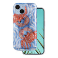 Die blaue Schutzhülle für das Apple iPhone 15 bietet nicht nur einen stylischen Look mit einem ansprechenden Krabben-Motiv, sondern schützt auch das Gerät vor Stößen und Kratzern. Perfekt für alle, die ihr iPhone individuell gestalten möchten!