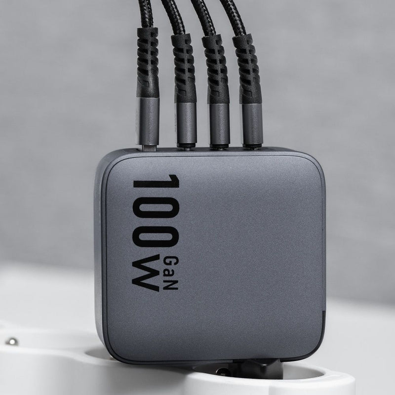 Forcell Ladegerät mit 100W Power Delivery und Quick Charge 4.0 bietet effizientes Schnellladen für mehrere Geräte. Kompakt, mit GAN-Technologie und 4 Ports (1x USB, 3x USB-C). Ideal für schnelles Laden unterwegs!
