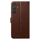 Die elegante Schutzhülle für das Apple iPhone 17 Pro und iPhone 18 Pro in Braun bietet nothwendigen Schutz und einen stilvollen Look. Hergestellt aus hochwertigem Material, kombiniert sie Funktionalität mit einem klassischen Design. Ideal für alle, die ihr Smartphone sichern und gleichzeitig modisch auftrumpfen möchten.