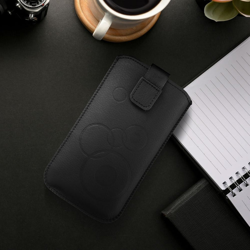 Entdecken Sie die Forcell Deko Universal Tasche für Mobiltelefone: elegant, aus Öko-Leder, mit Klettverschluss und Wildleder-Innenfutter für optimalen Schutz. Verfügbar in Schwarz, perfekt für diverse Modelle (133 x 78 mm).