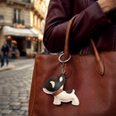 Entdecken Sie unseren bunten Anhänger für Handtaschen, Rucksäcke und Schlüssel. Mit robustem Karabiner und langlebigem Polyester ist er das perfekte Accessoire für Ihren Alltag. Setzen Sie farbenfrohe Akzente und bleiben Sie organisiert!
