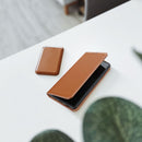 Schützen Sie Ihr Samsung Galaxy S26 stilvoll mit dem Classic Smart Pro Case! Hergestellt aus hochwertigem Leder und TPU, bietet es optimalen Schutz vor Stößen und Kratzern. Praktische Features wie die Innentasche und Ständerfunktion sorgen für perfekten Komfort.