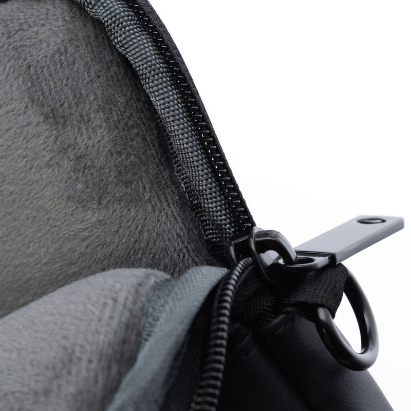 **Notebook Tasche 16 Zoll**: Ideal für Laptops bis 15,6 Zoll. Hochwertige Materialien garantieren Robustheit, während die Innenpolsterung optimalen Schutz bietet. Platz für Zubehör und schneller Zugriff dank durchdachtem Layout. Sichern Sie Ihren Laptop stilvoll!
