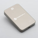Die Forcell F-Energy SuperSlim F10K8 ist eine elegante Powerbank mit 10.000 mAh Kapazität und unterstützt die MagSafe-Technologie. Mit einer Leistung von 15W und fortschrittlicher Schnellladefunktion (QC4.0, PD3.0) ist sie ideal für Apple-Geräte wie iPhone, AirPods und Apple Watch. Ihr schlankes Titanium-Sand-Design macht sie nicht nur funktional, sondern auch stilvoll. Die hohe Effizienz sorgt dafür, dass deine Geräte schnell und sicher aufgeladen werden können.